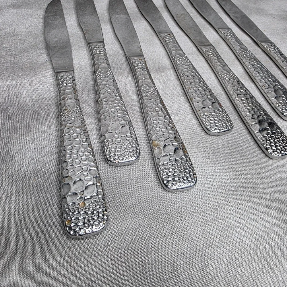 (X7) Hammered Silver Tone Dinner Knives 9 3/8